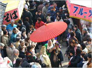 熊谷観音祈願大祭・だるま市 毎年一月の成人の日(第二月曜・祝日)