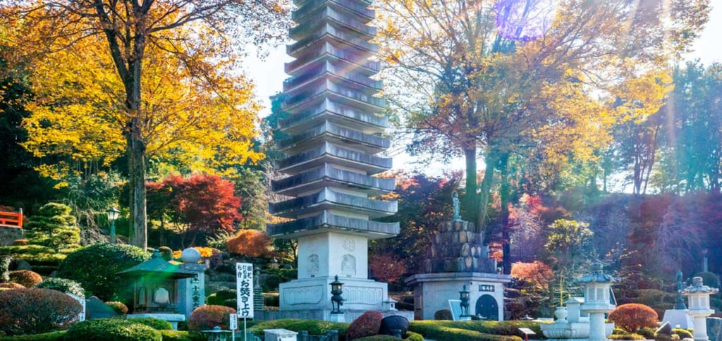 仁叟寺　日本一の大きさの十三重石宝塔