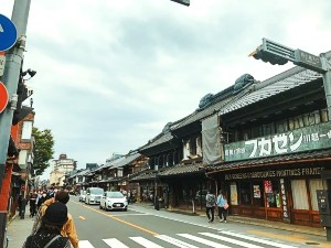 情緒あふれる「蔵造りの街並み」