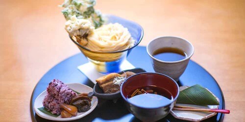 老舗しょうゆ店直営「うんとん処 春夏秋冬」
