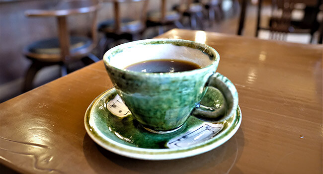炭火焙煎の香りを堪能する昔ながらの純喫茶「柴原珈琲店」
